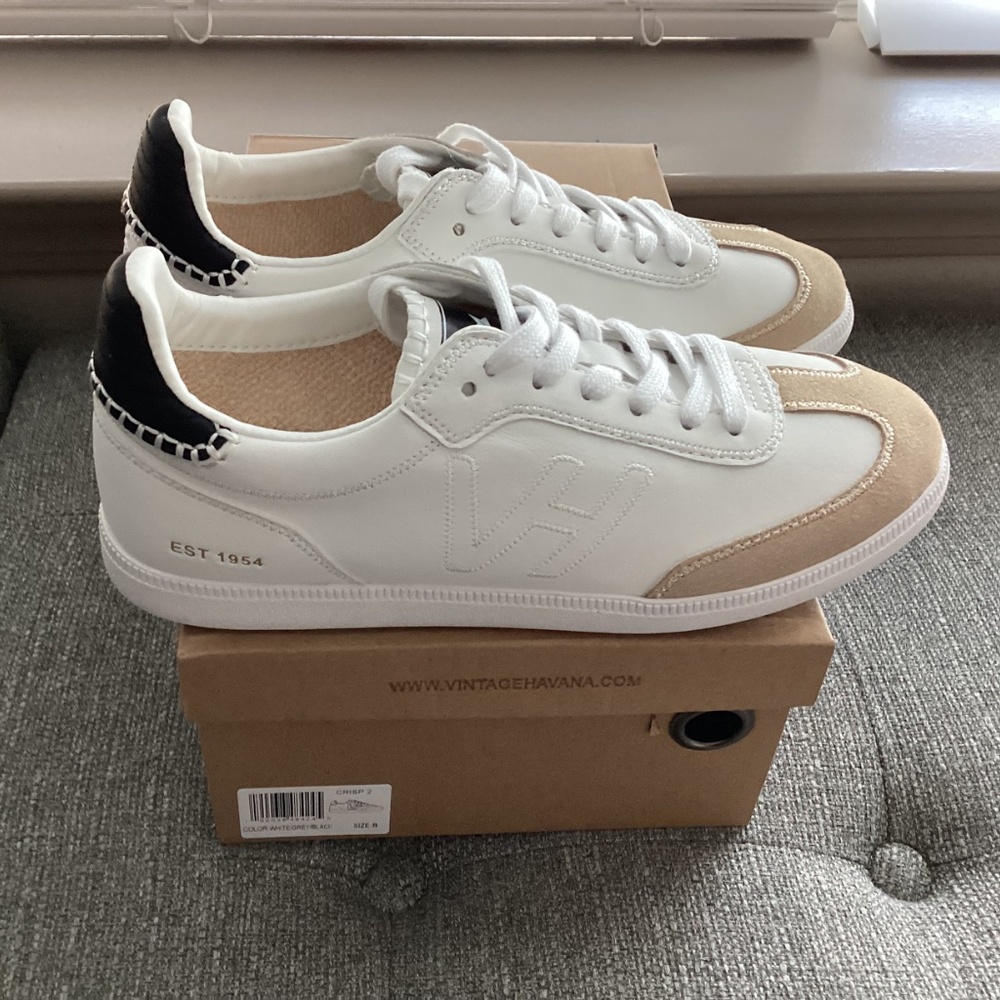 Vintage Havana Crisp Sneaker (Women), size 8